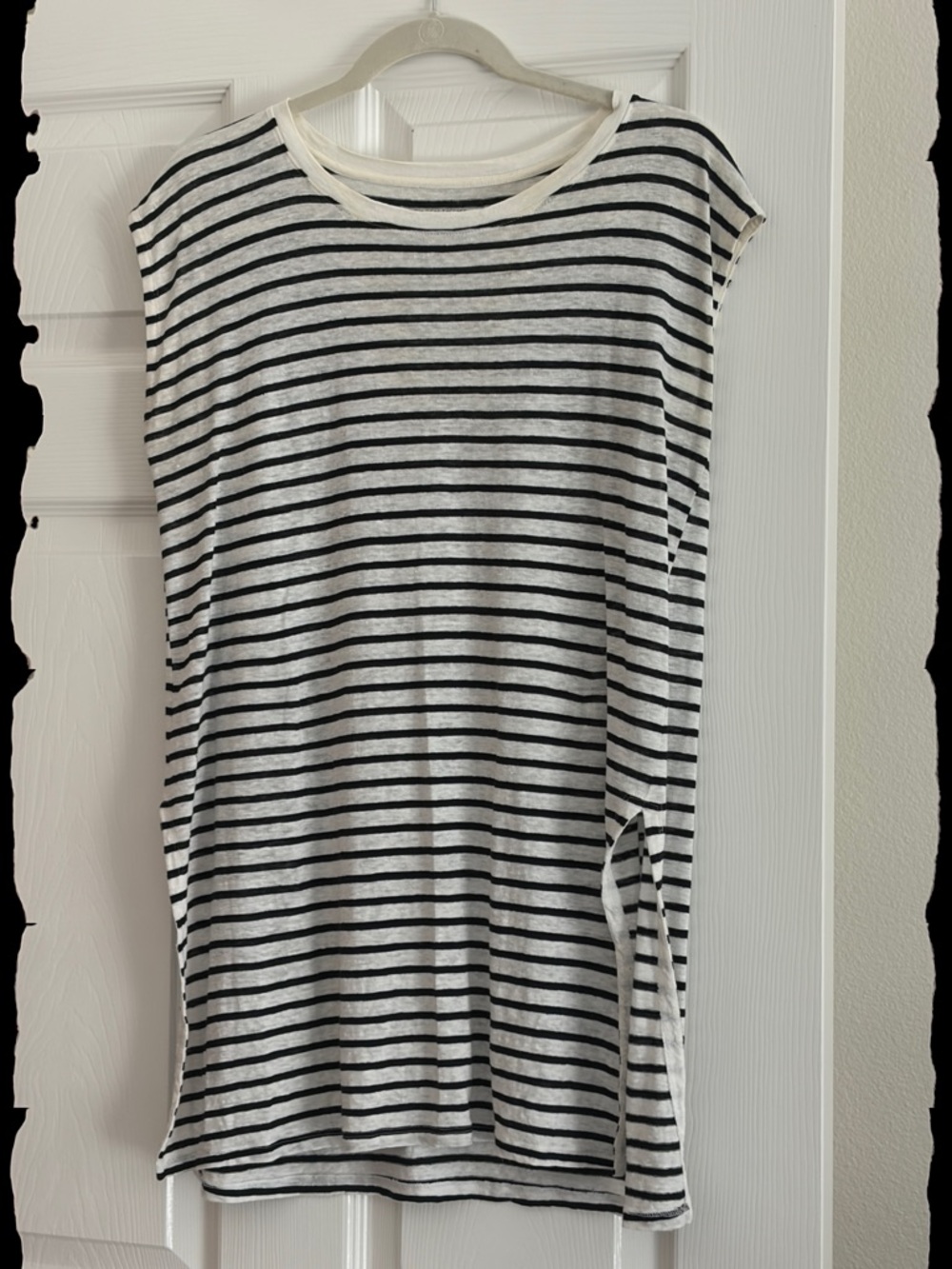 Striped Black and White Sleeveless Tunic Top